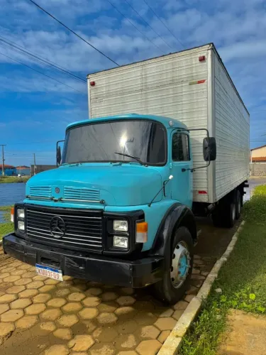 Vendo caminhão Baú Mercedes 1113