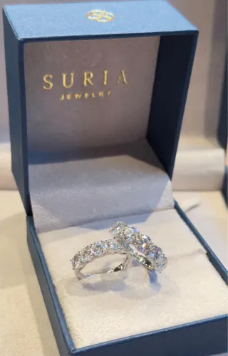 Meias Alianças em Ouro Branco 18K 750 com Diamantes Naturais