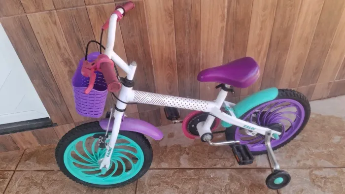 Bicicleta Aro 12 Caloi com rodinhas muito nova