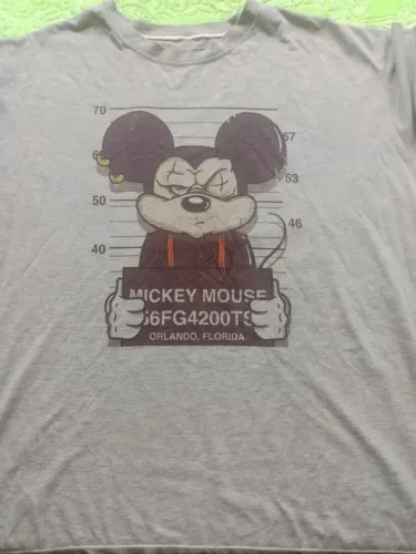 VENDO LINDA CAMISA DO MICKEY