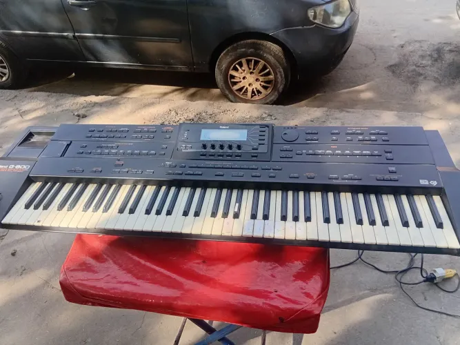 Teclado roland G-800