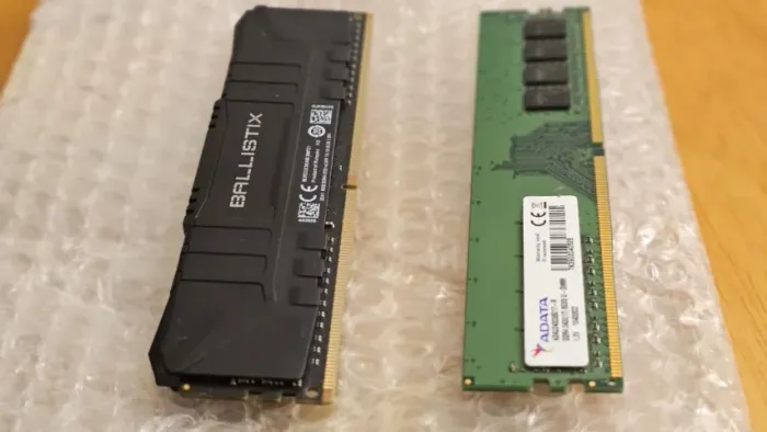 Memória RAM DDR4 - PRA SAIR LOGO !