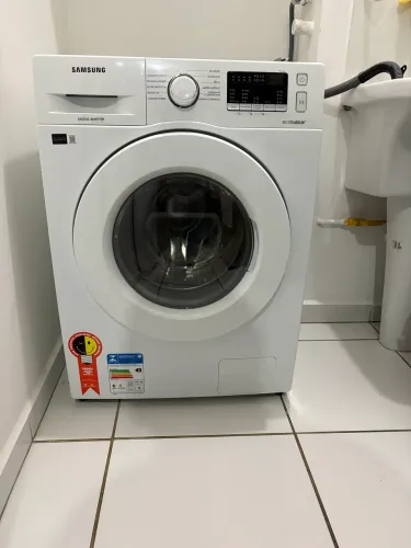Lava e Seca Samsung 11kg Branca 220V - Apenas 1 Ano de Uso (Nova!)
