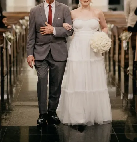 Vestido de noiva branco tule