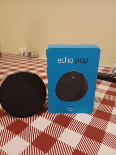 VENDE-SE ALEXA ECHO POP PRATICAMENTE NOVA NA CAIXA, POUCO USADA.