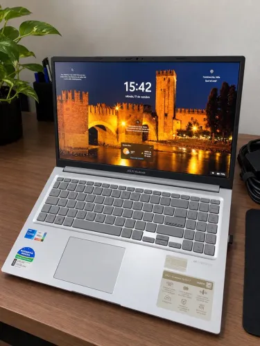 Notebook ASUS Vivobook 15 - Intel Core i5, 16 GB RAM e SSD de 1 TB
