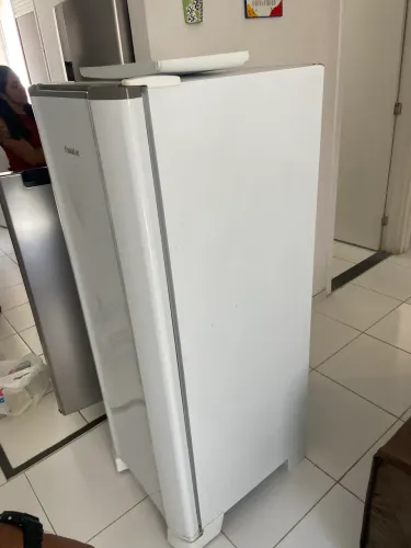 Geladeira Esmaltec 203 L