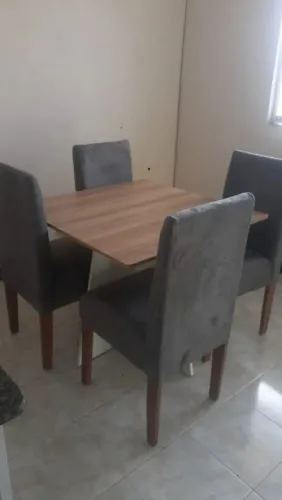 Mesa para sala de janta nova com cadeiras inclusas 