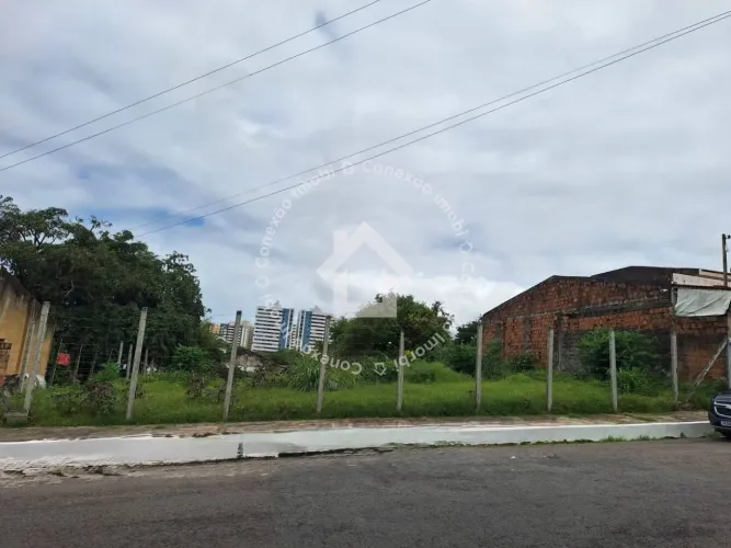 Terreno à Venda no Bairro Suíça com 2.200m² Escriturado em Aracaju| Ótima oportunidade par