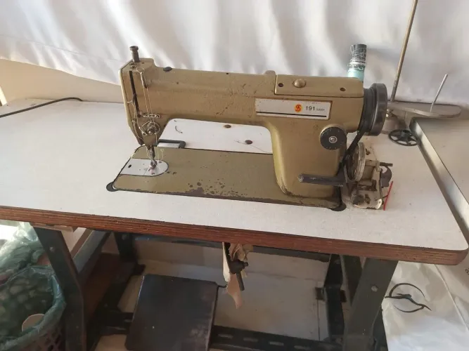 Máquina de costura Industrial Reta