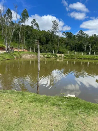 Lindo Sitio com Lago Jarinu - SP - 49.000 mil m2 / Área Construída 950,00 m2/ Aceita Permu