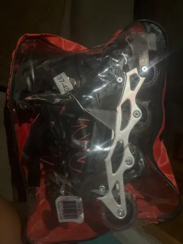 Patins tamanho 37-40/ valor:100