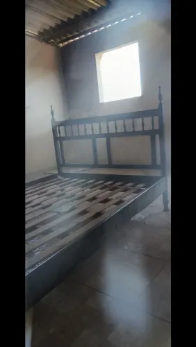 Cama de casal (madeira de elevada qualidade)