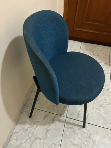 Cadeira, base ferro e assento tecido azul