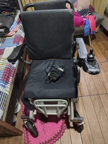 Cadeira de rodas motorizada