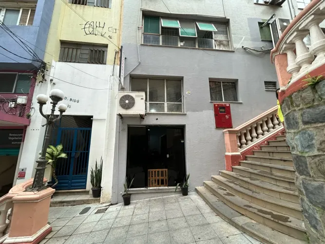 2 andares : Loja comercial / Escritório / Flat - área grande