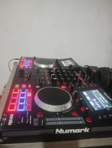 Vendo controladora numark nv2
