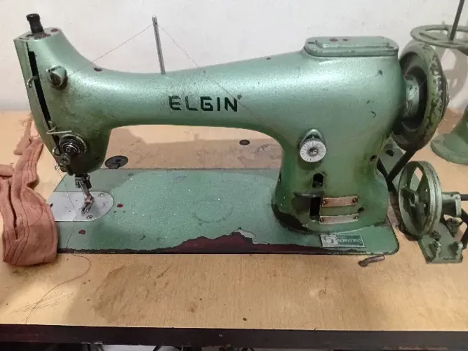 Máquina de Costura Industrial Elgin Completa - Pronta para Uso!