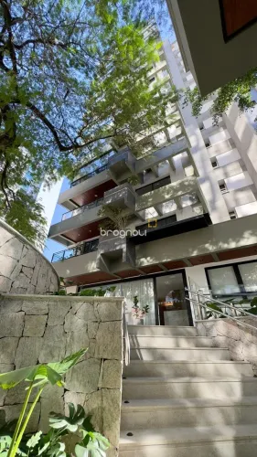 Apartamento 4 dormitórios(sendo 2 suítes), no Centro próximo ao Colégio Catarinense