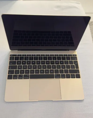 MacBook Core i7 12", HD 250GB, Mem 8GB