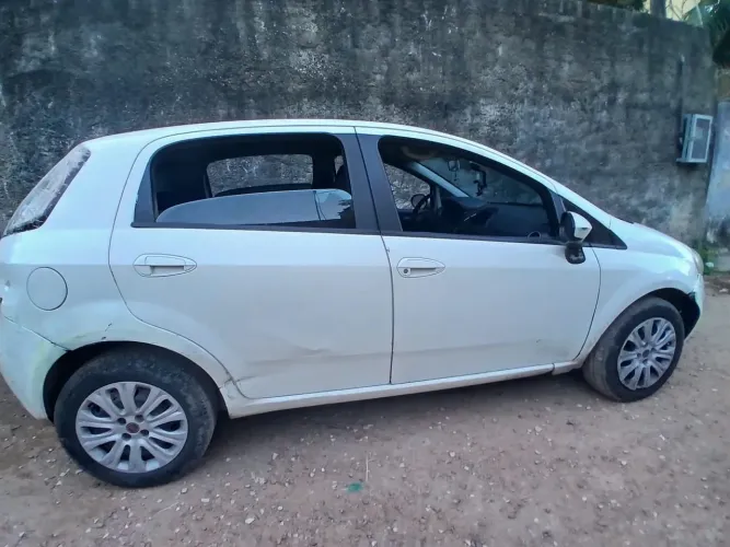 Fiat Punto Attractive 1.4 Fire Flex 8V 5P 2013