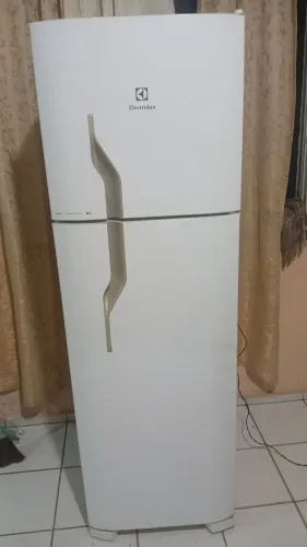 Vendo geladeira Electrolux frost free 110v