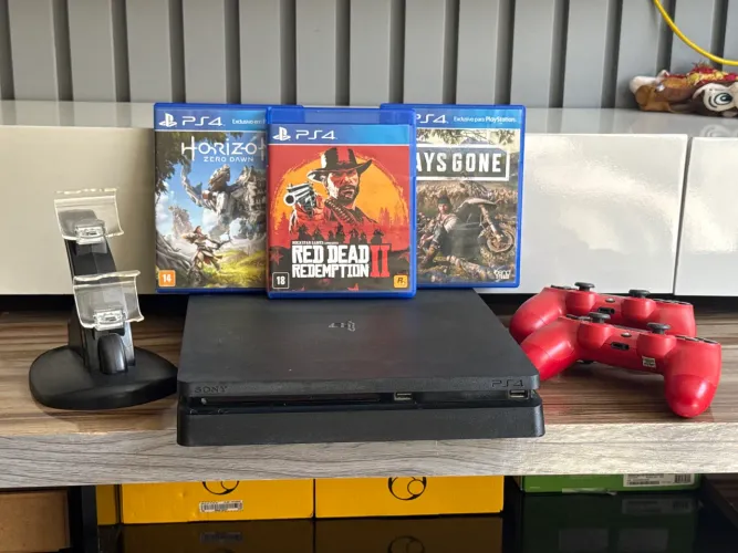 Ps4 + 3 jogos + Acessório  e Jogos