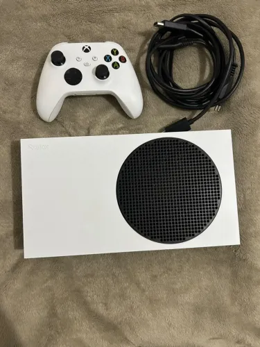 Xbox series S semi-novo 