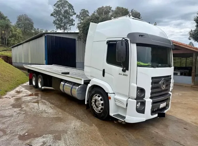 vw 24-250 6x2 ano 2008 prancha 8,6m