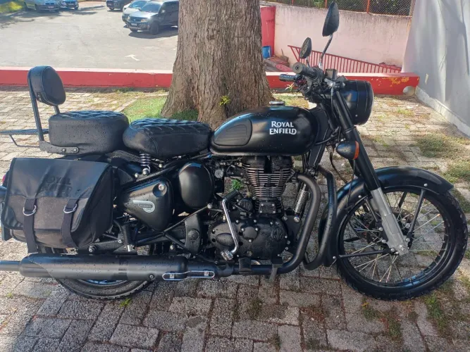 Royal Enfield Classic 500 impecável .