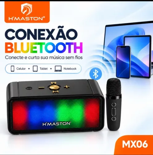 Karaokê com microfone 