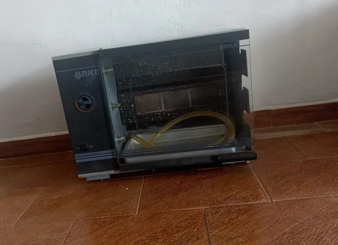 Churrasqueira à gas de 3 espetos.