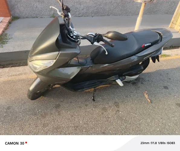 Vendo moto Honda PCX ano 2016/17