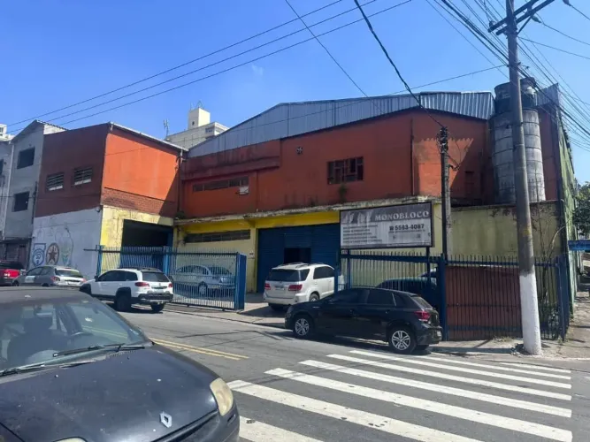 Galpão na Rua Jorge Duprat Figueiredo, 706 440 m²
