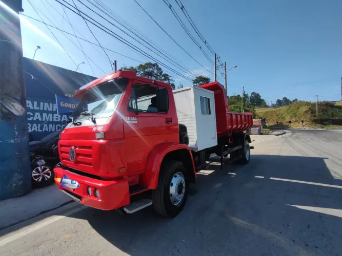 Volkswagen 18.180 2011 cabine auxiliar e Caçamba