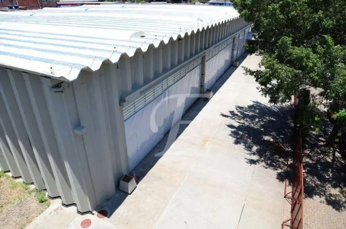 Amplo e novo Galpão de 2600m2 no Parque Novio Mundo