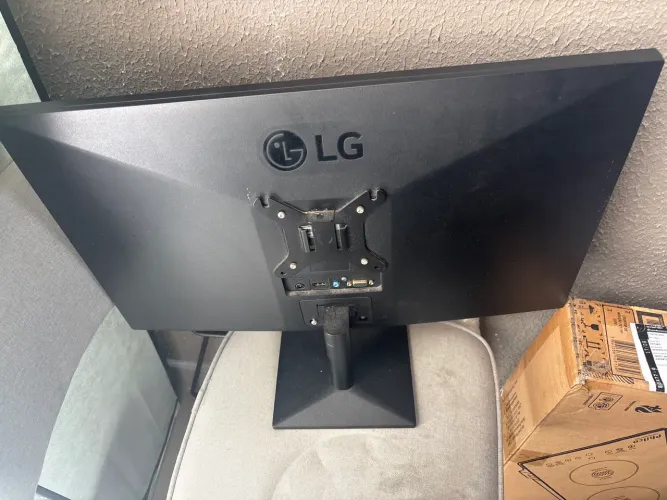 Monitor LG 24?