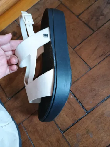 Sandalia flatform Cross Zaxy branca 