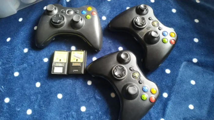 Joysticks Xbox 360, conector de brinde