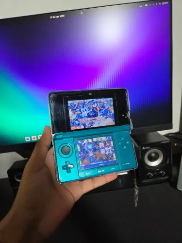 Nintendo 3ds completo com caixa, manual, base de carregamento e jogos