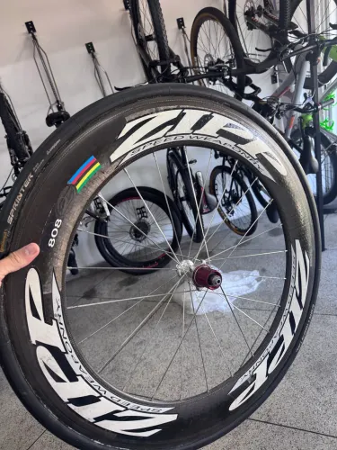 Roda Zipp Carbono 808