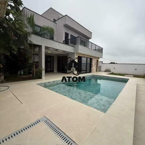 Vendo linda casa em condomínio com piscina