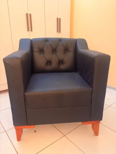 Poltronas pretas 