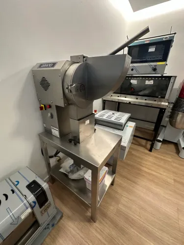 Ralador e desfiador de alimentos 380V trifásico - grano