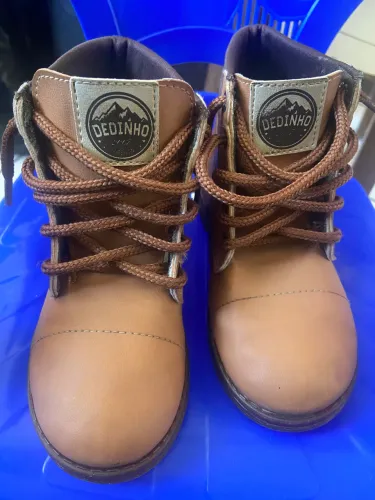 Bota tamanho 26