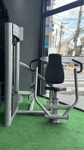 SUPINO MÁQUINA LIFE FITNESS