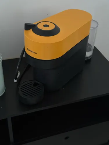 Cafeteira Nespresso Vertuo Impecável