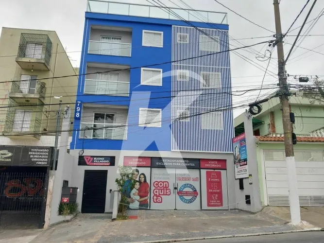 Apartamento com 2 quartos, sala, cozinha, banheiro e área de serviço.