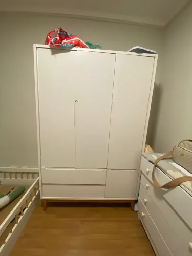 GUARDA ROUPA pequeno