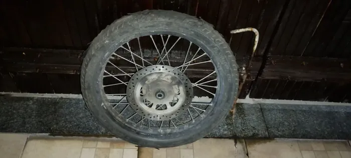 Roda dianteira a disco YBR Factor. Aro 18